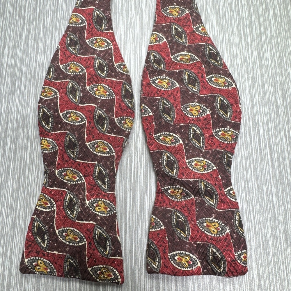 Robert Talbott Silk Bow Tie Red Paisley Self Tie Adjustable Menswear